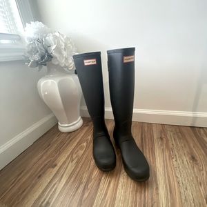 Tall Back Adjustable Hunter Rain Boots